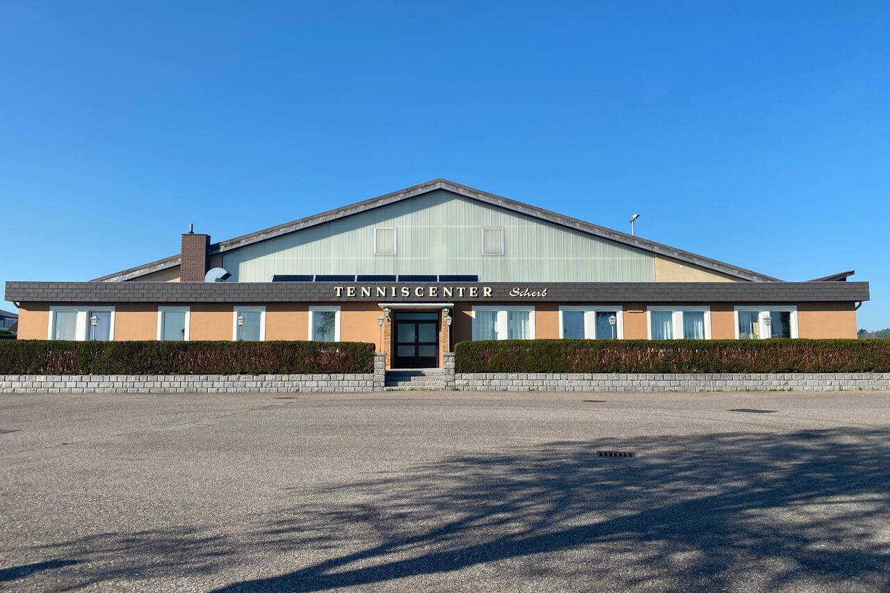 Tennishalle