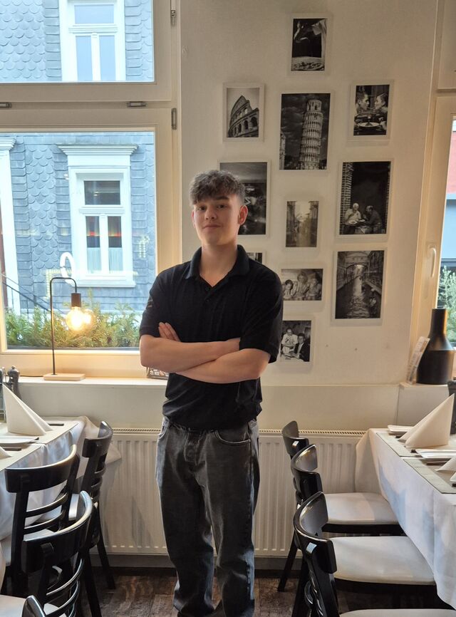 Phill, Aushilfe Service 