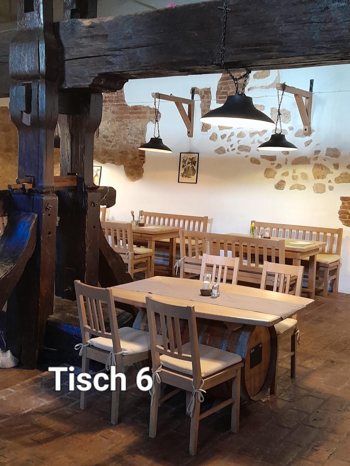Tisch 6