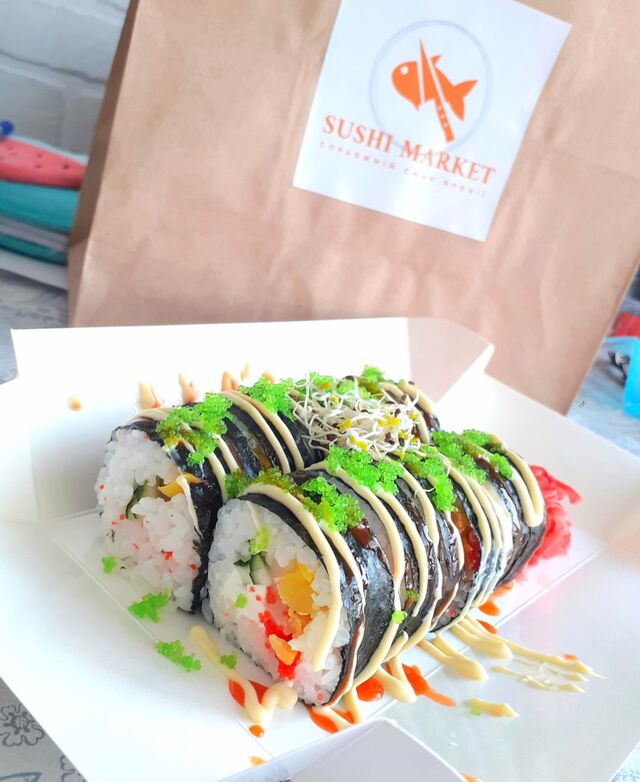 Футомакі з масляною рибою (копчена,солена)