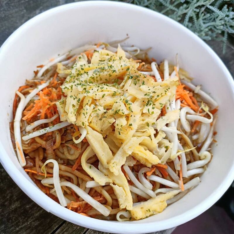 Yakisoba aux légumes, ou au Poulet, ou au Boeuf 