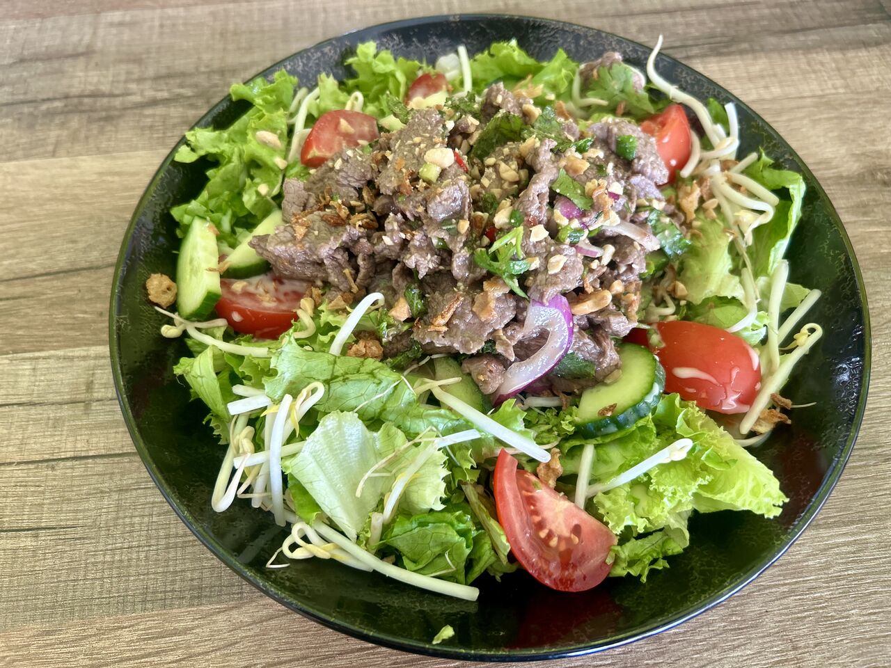 Salade Thai au boeuf épicé