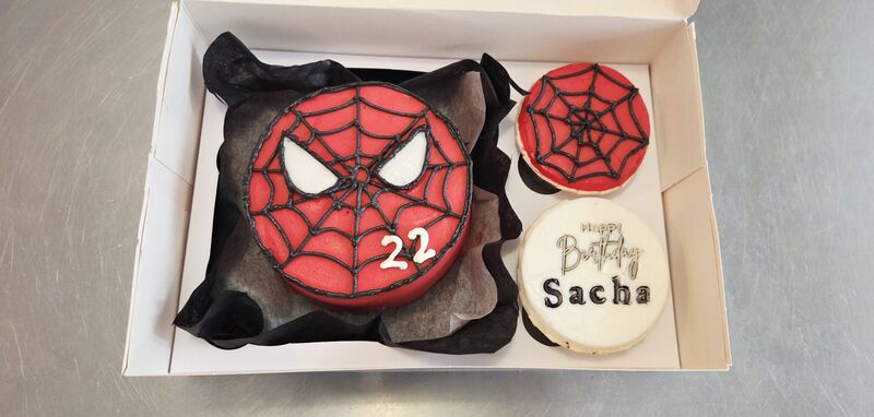 Bento+ cupcakes spiderman 