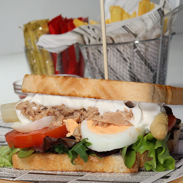 #SWVegetal
Nuestro Sandwich Vegetal con lechuga, tomate, atún, huevo duro y espárrago. 