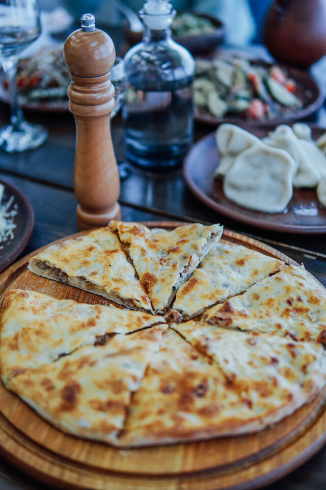 Кубдарі - хачапурі з м'ясом