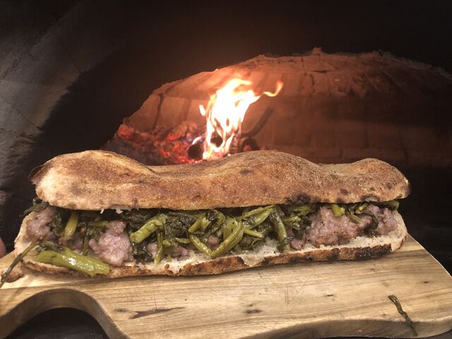 PANUOZZO 08
Salsiccia, scamorza affumicata e friarielli 