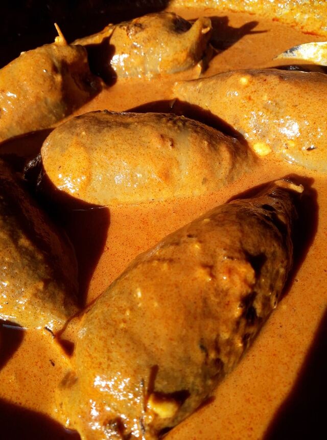 ENCORNETS FARCIS A LA SETOISE + RIZ :14€ la part farcis avec de veau et de la chair à saucisse, tomate..