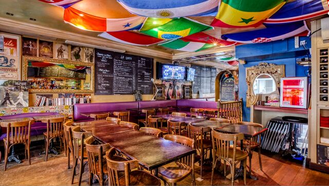 Salle du bar restaurant pub o prince à Paris 