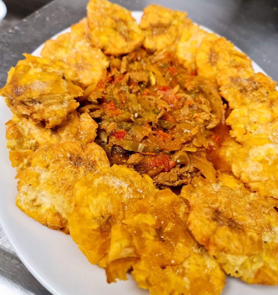 Patacones con Bisted de Ternera