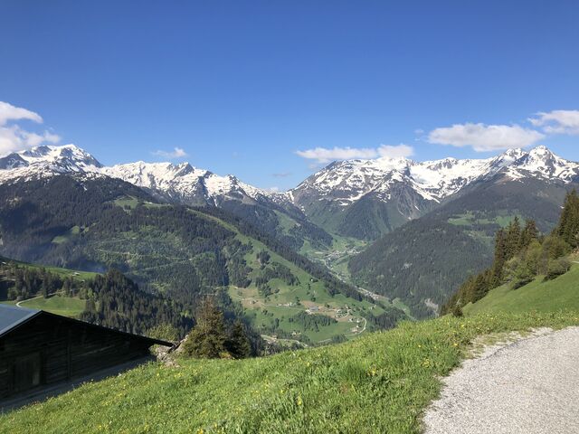 Arêches depuis le Col du Pré