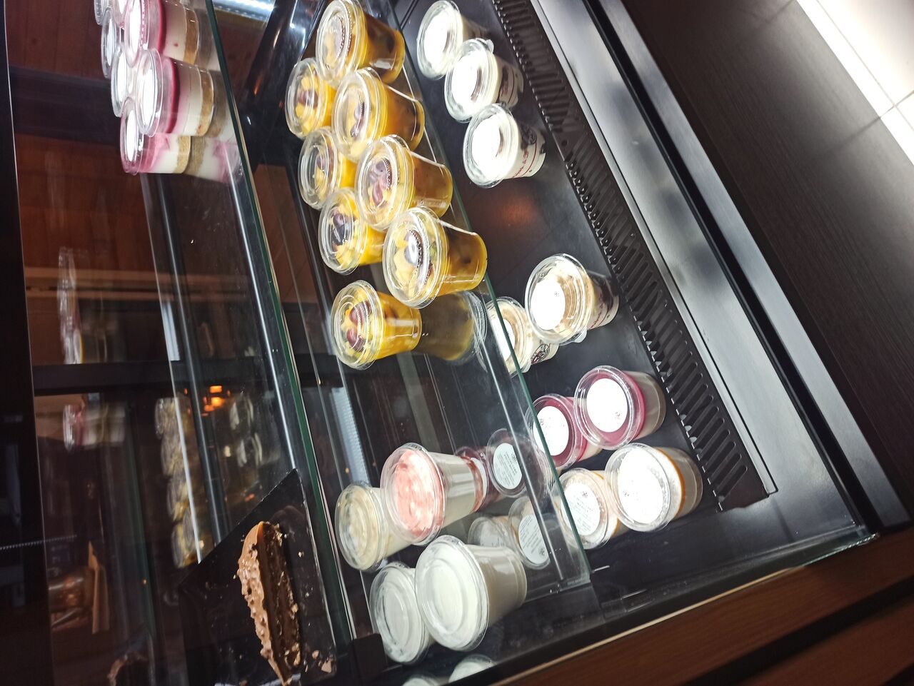 Nos desserts : Tiramisu, Verrine et gâteau à la crème pâtissière 