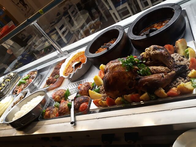 Zengin büfemiz ile hizmetinizdeyiz.