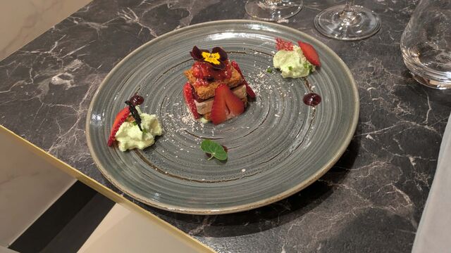 FOIE GRAS PRÉSSÉ, FRUITS ROUGES & ESTRAGON 