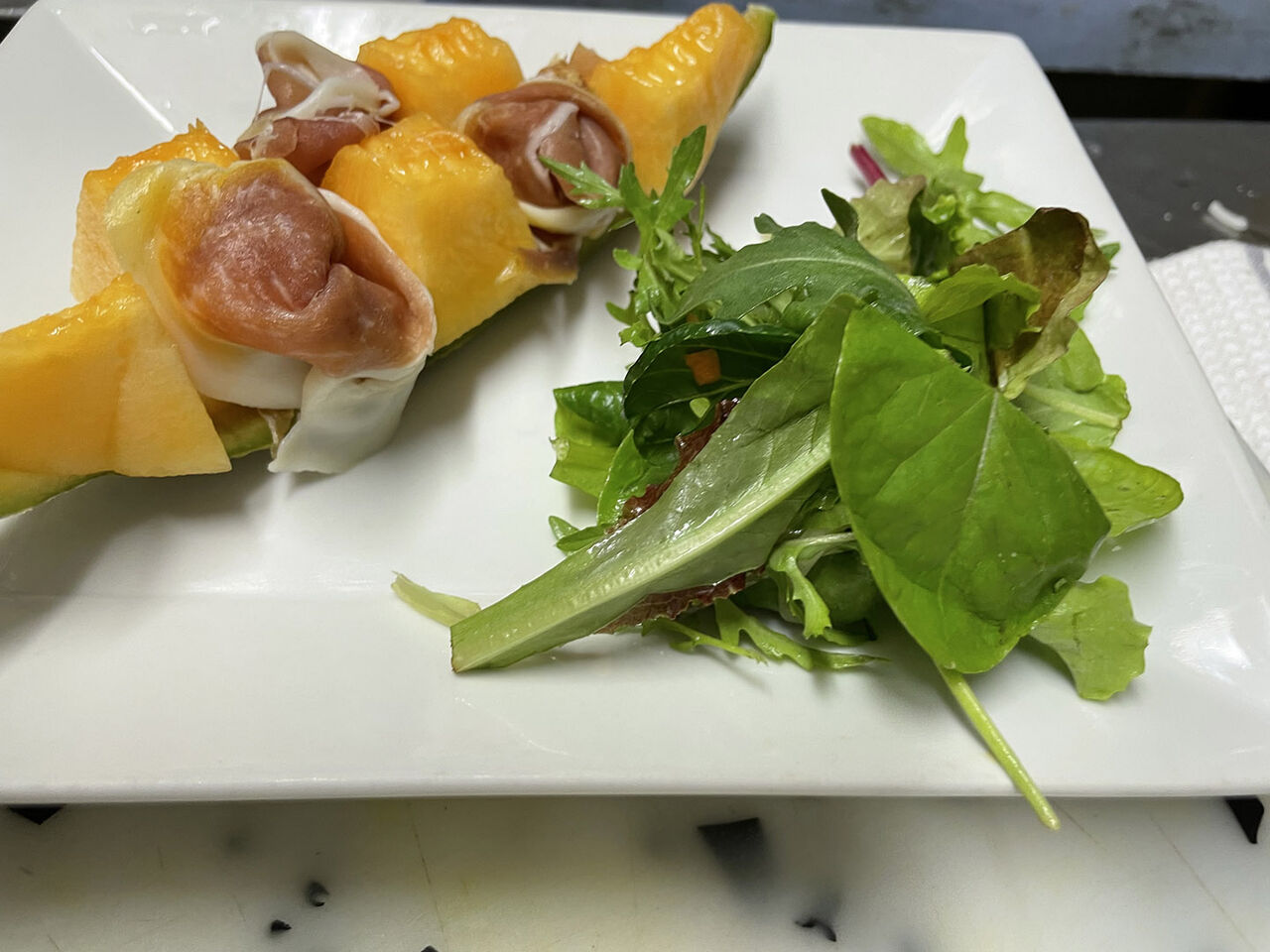 méli-mélo melon jambon - celui-là n'a pas besoin de description sauf pour le jambon sec, là nous sommes sur un AOC 14 mois