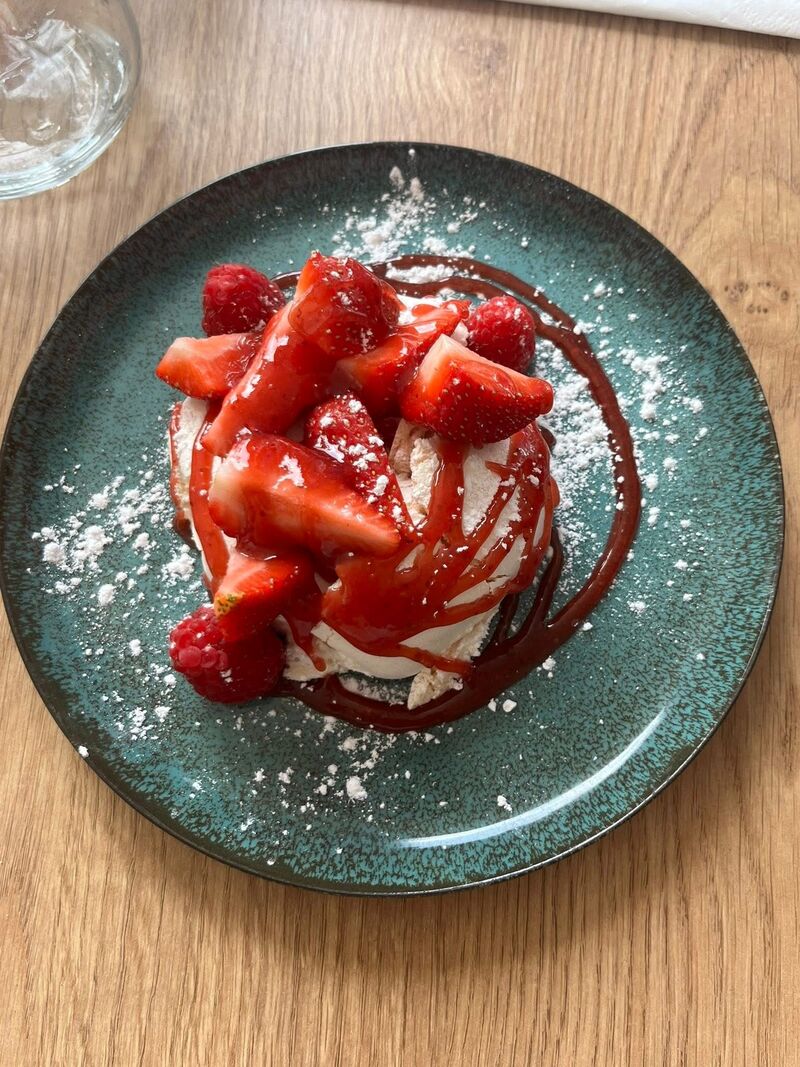 Pavlova fruit rouge que l’on propose le samedi 