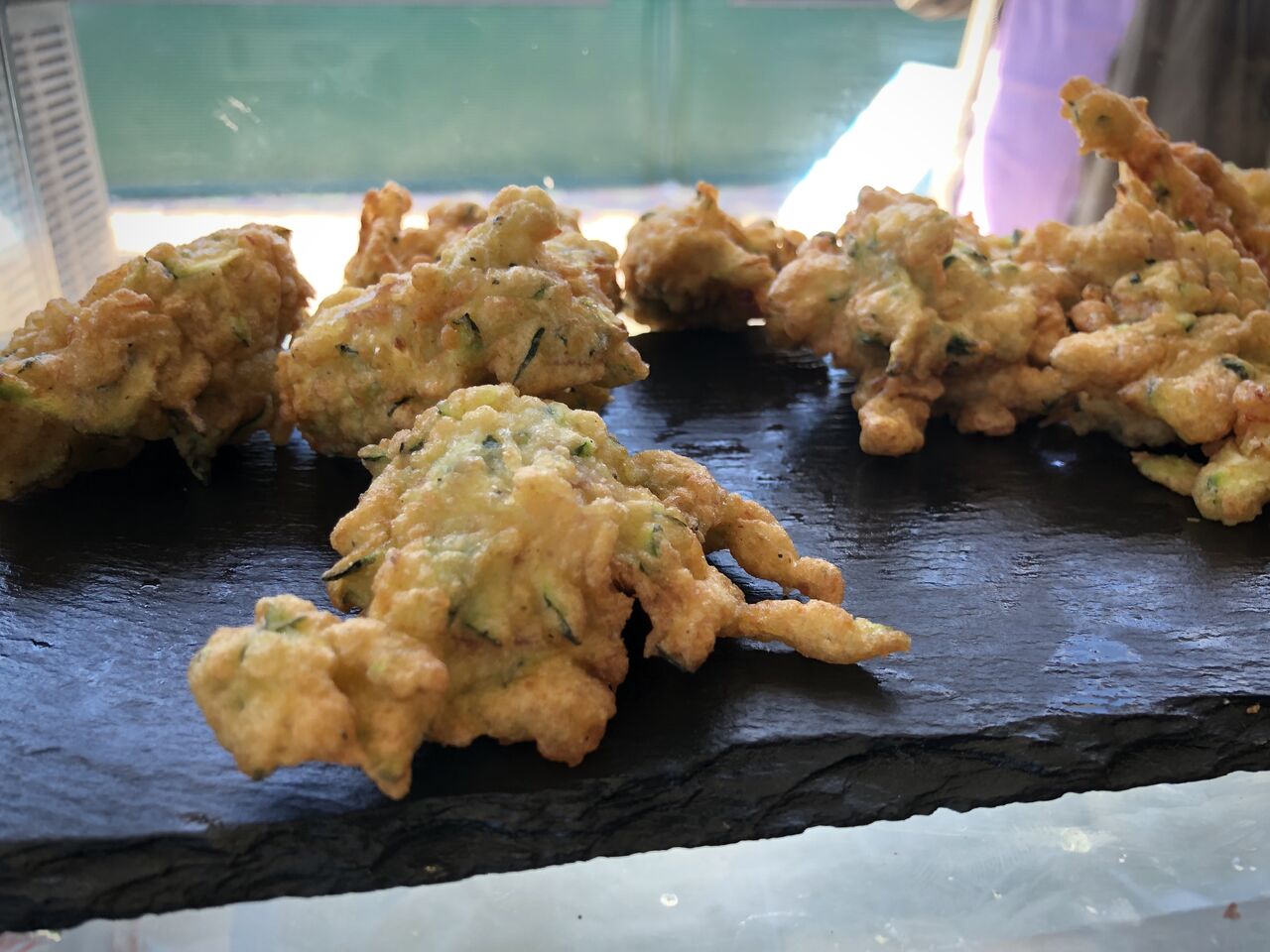 Frittelle salate di zucchine e prosciutto cotto 