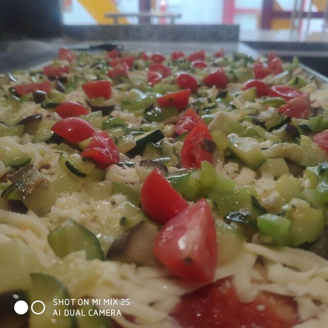 Mezzo metro con zucchine e pomodorini