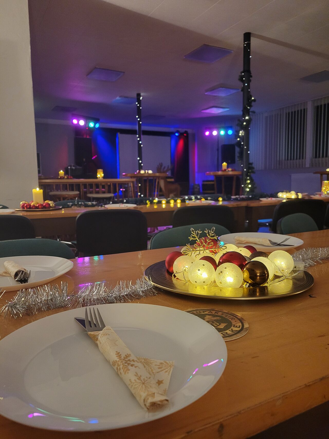 Saal zur Weihnachtszeit 