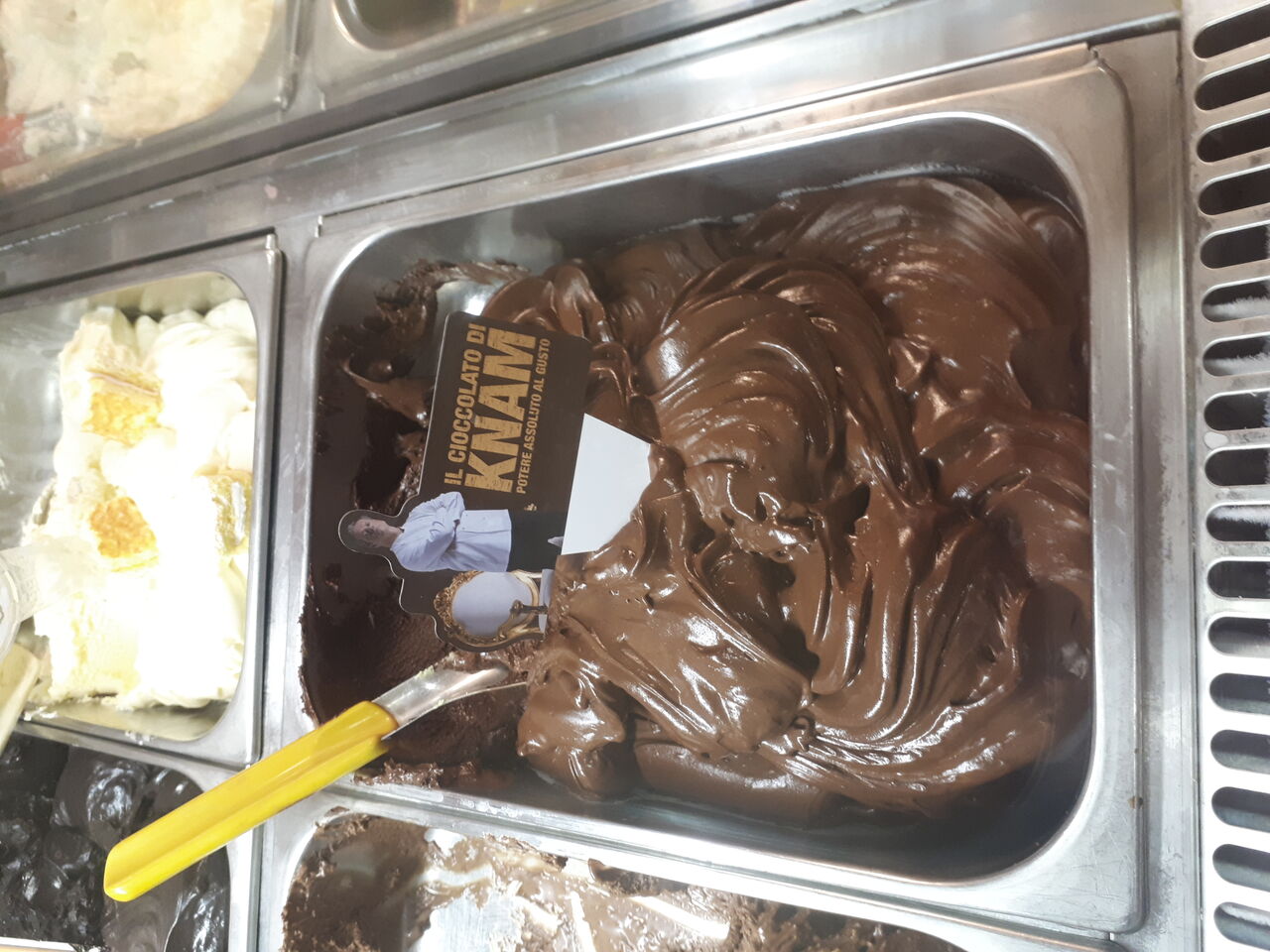 gelato al gusto cioccolato di Knam