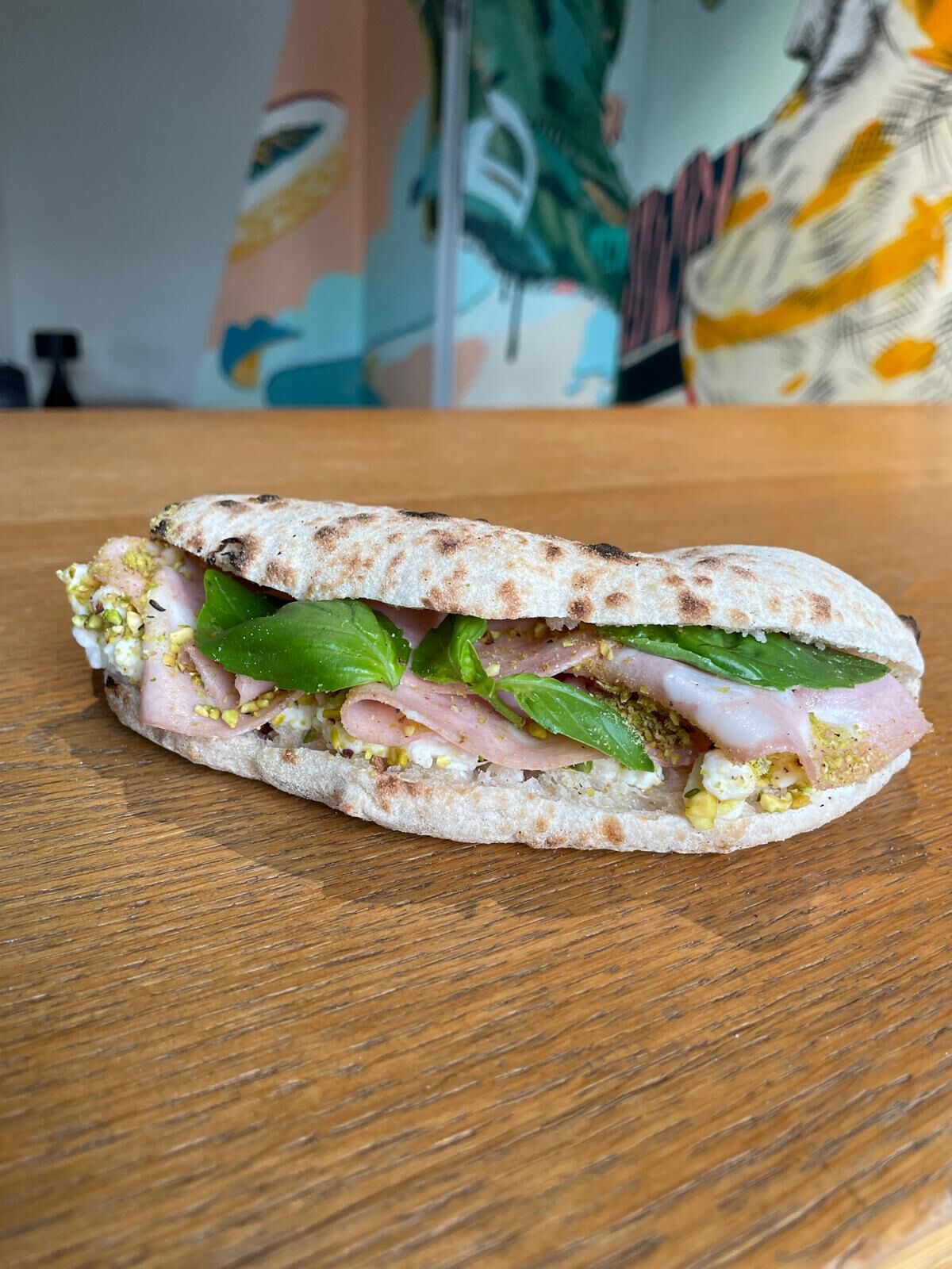 Sandwich mortadella e pistacchio 25 lei