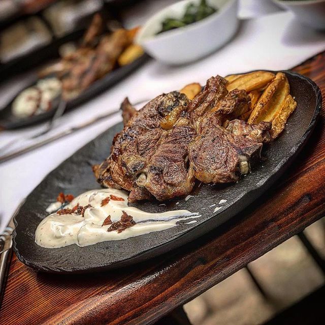 Dalmatian lamb, crispy potatos, Greece yougurt sauce & dried tomatos 