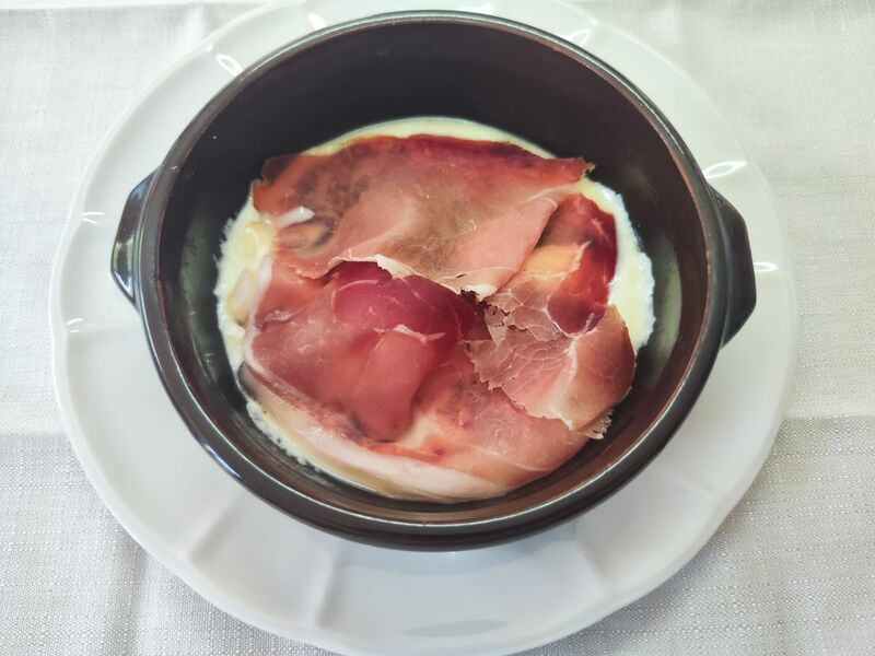 SCAMORZA ARROSTO CON PROSCIUTTO CRUDO 