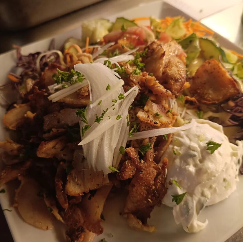Salatteller mit Gyros