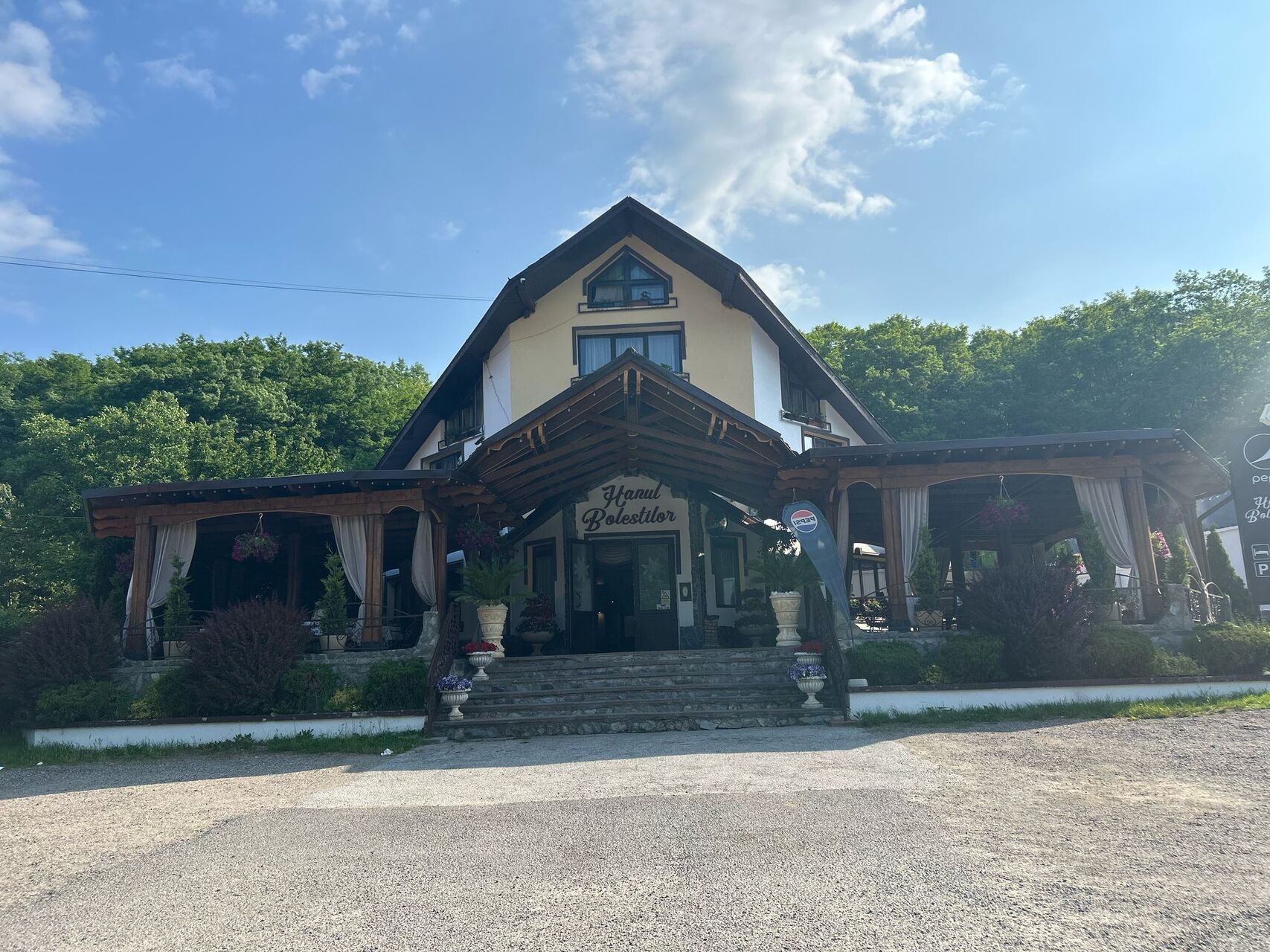 Amplasat într-o zonă pitorească