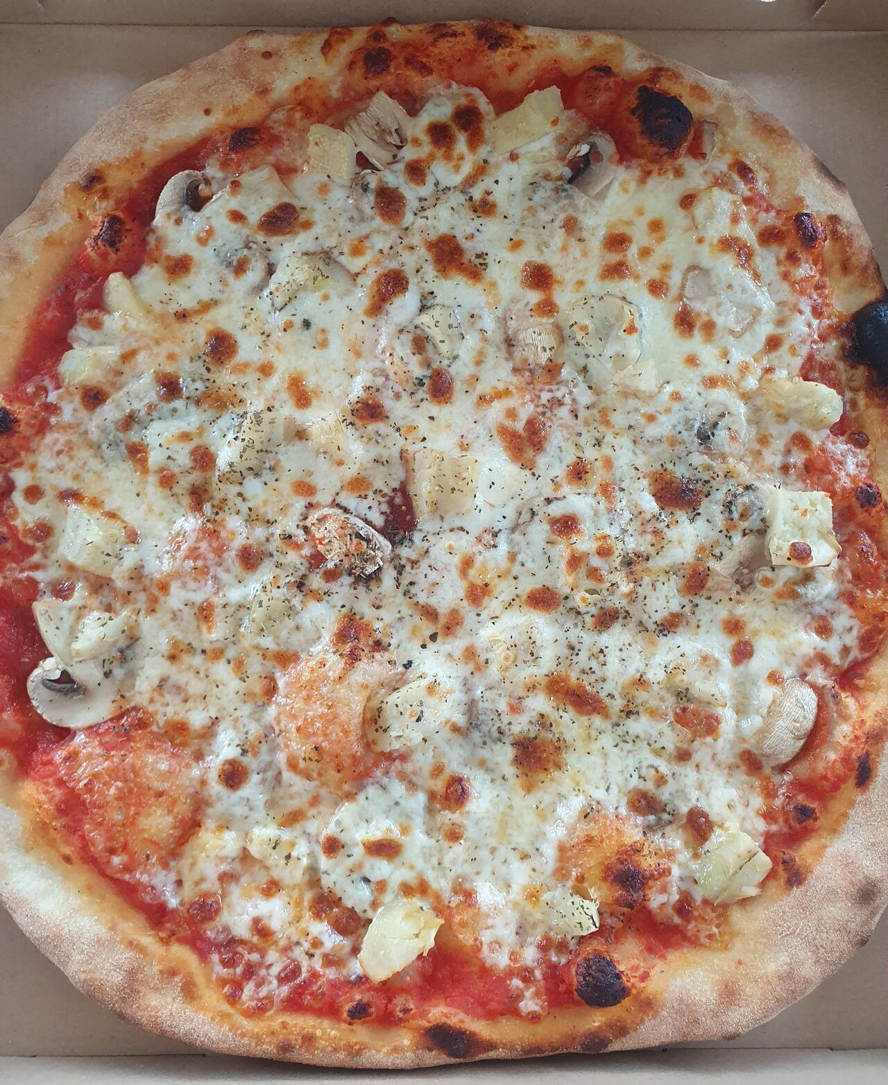 La Prosciutto cotto e funghi