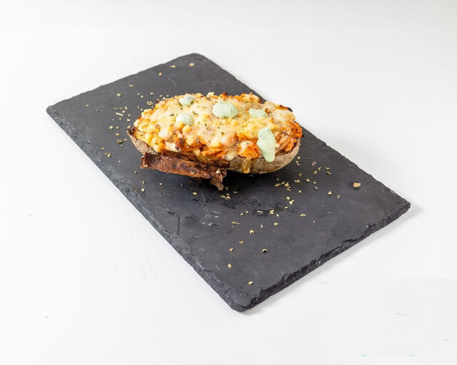 Patatas asadas cremosas rellenas y variadas