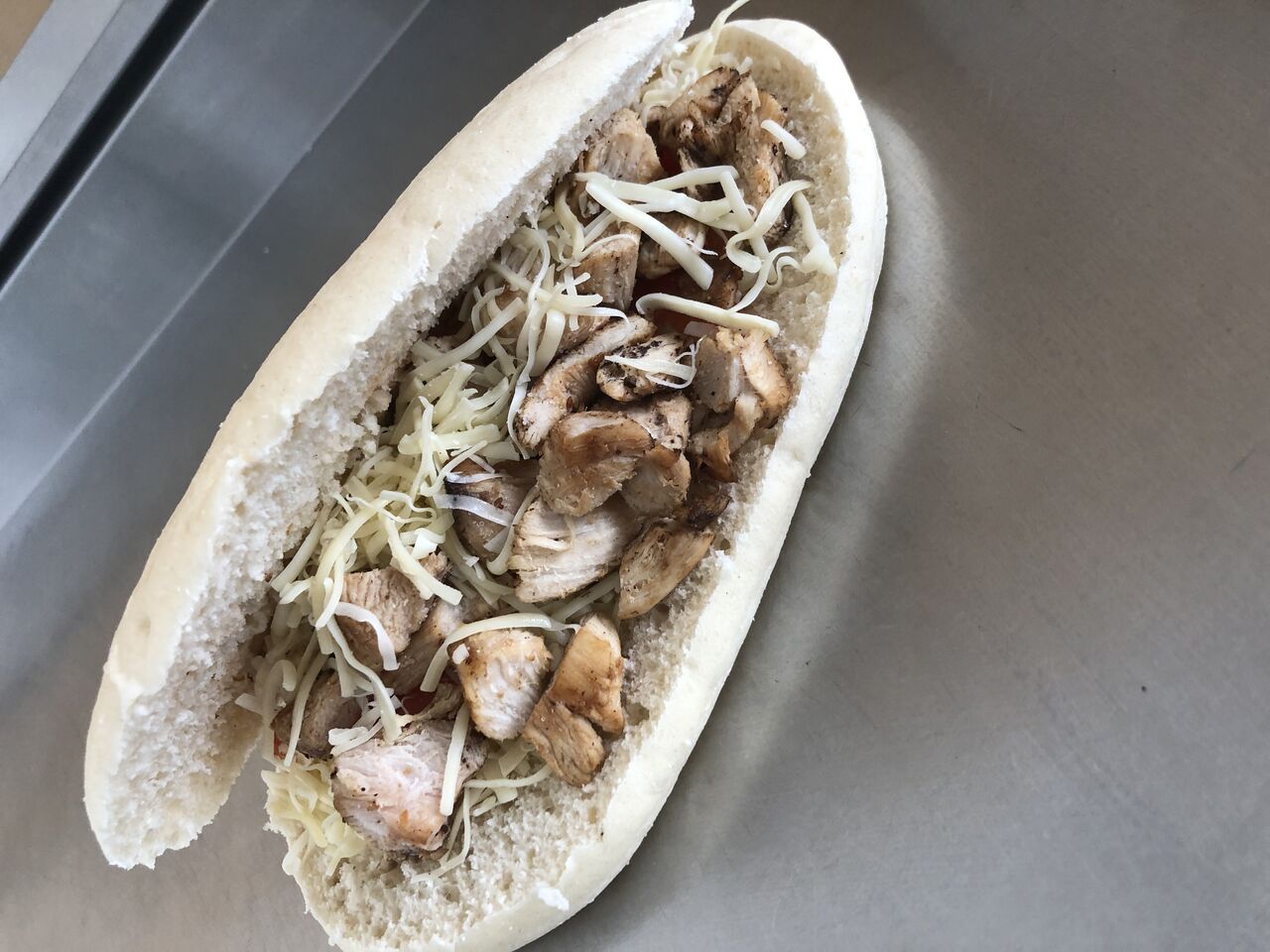 Maxi panini poulet
(Tomate emmental poulet)