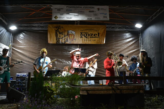 IV.ROCK FEST - HARVESTER
https://youtu.be/4rWTeoseH8E