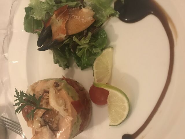 Tartare d'avocat aux crabes