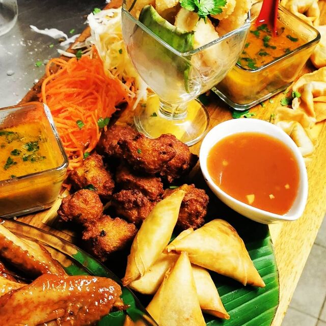 Plateau de Gadjaks (entrées type tapas) Mauriciennes 