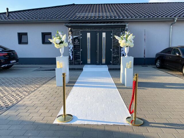 Unser Eingangsbereich hier mit Deko für eine Hochzeit
