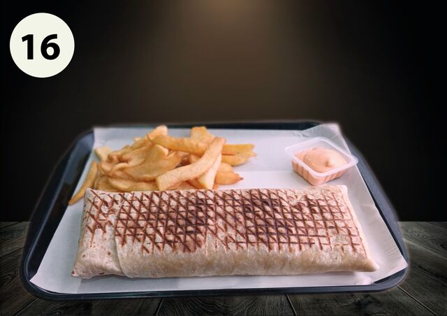 Maxi Tacos
(Chiken , tenders , steak , frites , fromage , fromage , sauce fromage , sauce au œufs , sauce au choix)
