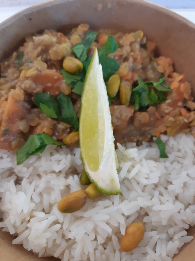 Dahl de lentilles corail aux pistaches 