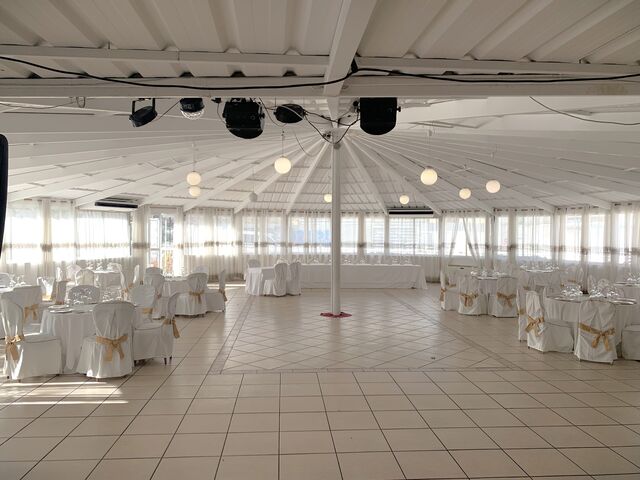 Carpa, Aforo 280 personas 