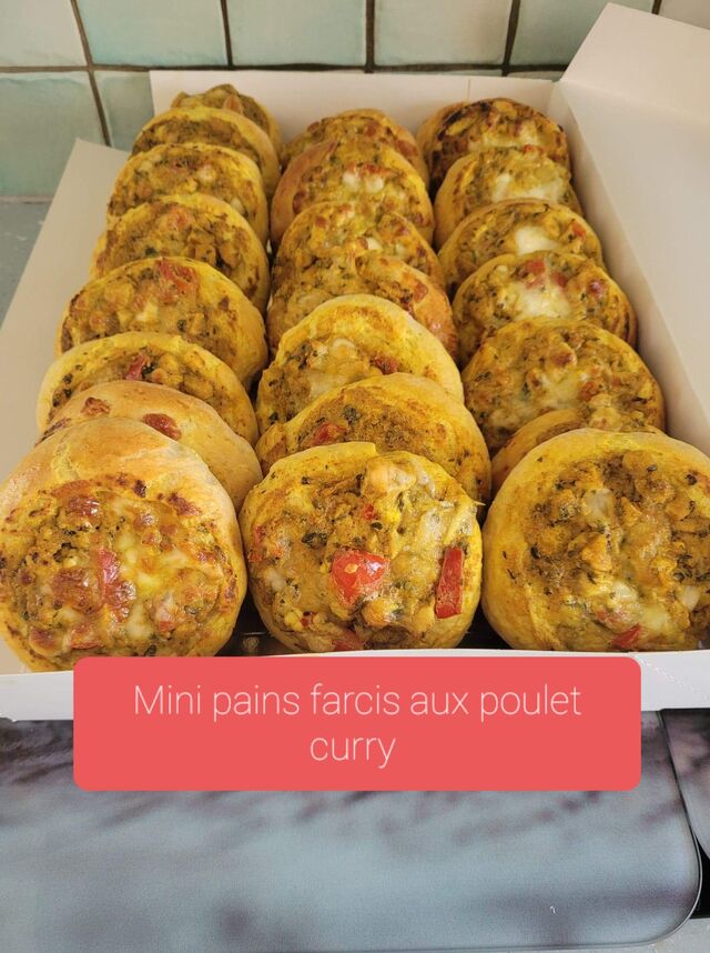 Mini pain farcis au poulet curry