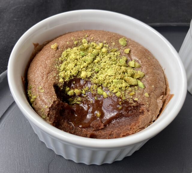 Dès que l'on touche ce moelleux, la ganache coule à l'intérieur ! Irrésistible ! 