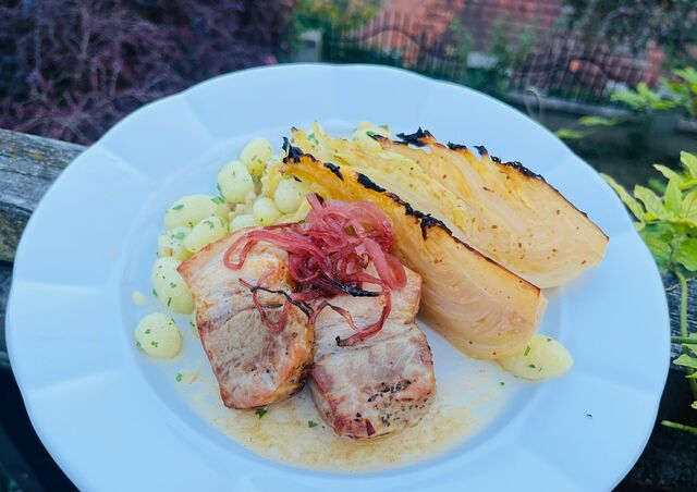 Bůček, zelí a bramborové nočky 