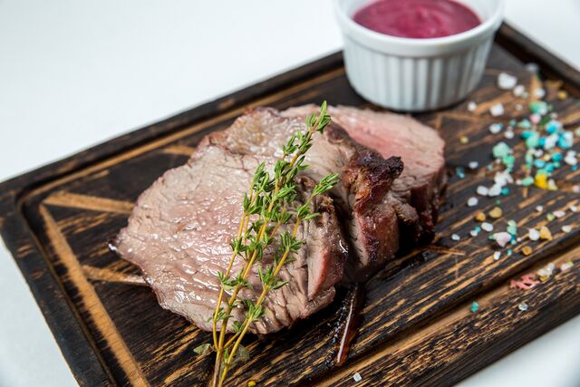 Філе-Міньйон з соусом шалот.