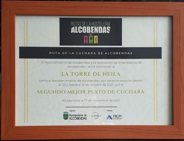 Ganadores del segundo premio de la ruta de la cuchara en Alcobendas .