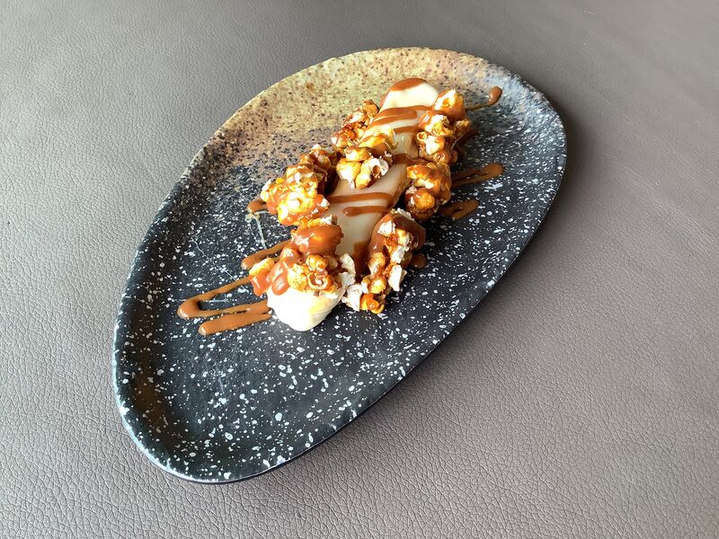 Entremet au popcorn crémeux caramel