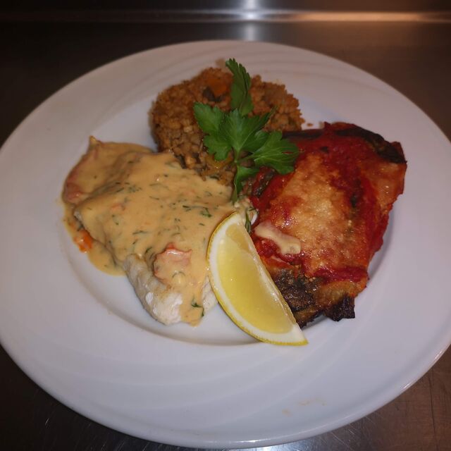 Cabillaud sauce crustacé et estragon, aubergines à la parmesane 