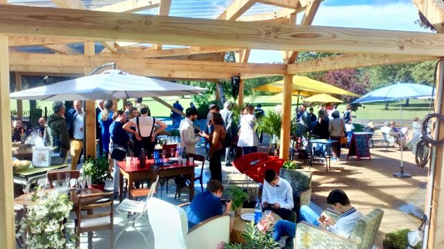 Réservation pour des buffets et des vins d'honneur pour des événement professionnels ou familiaux