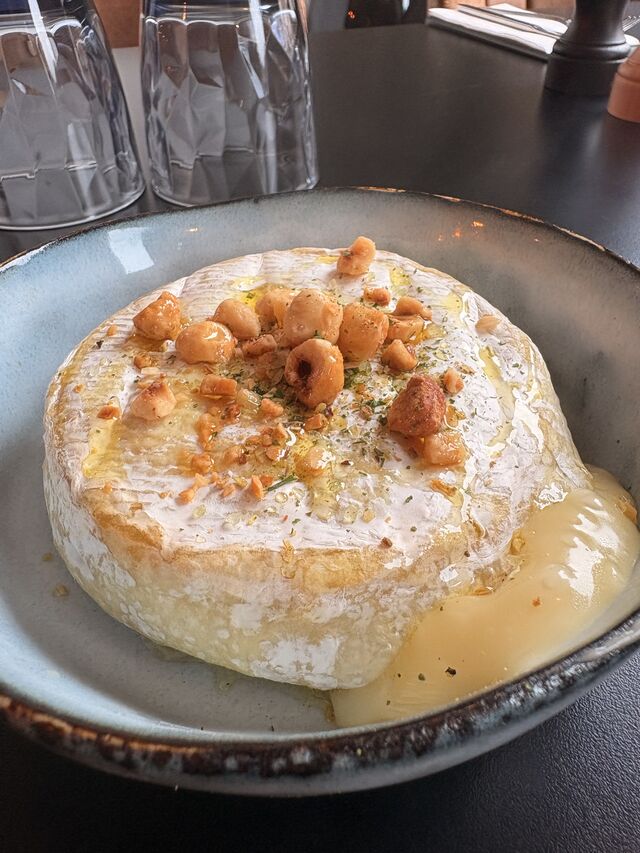 Camembert rôti au barbecue