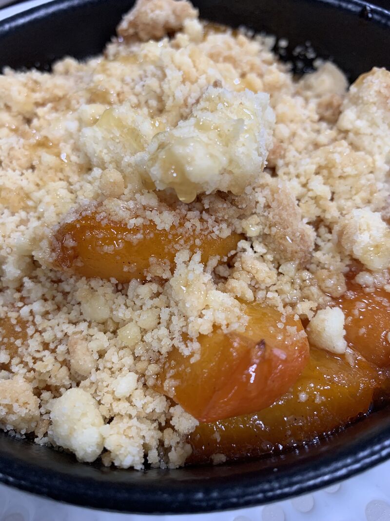 Le Crumble d’Abricots, Miel Corse et Amandes
