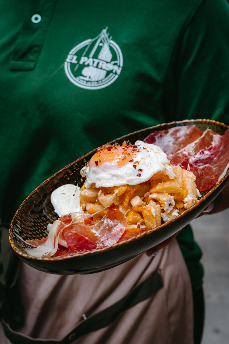 Huevos Rotos con Jamón