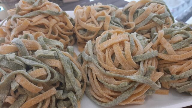 Fettuccine paglia e fieno 